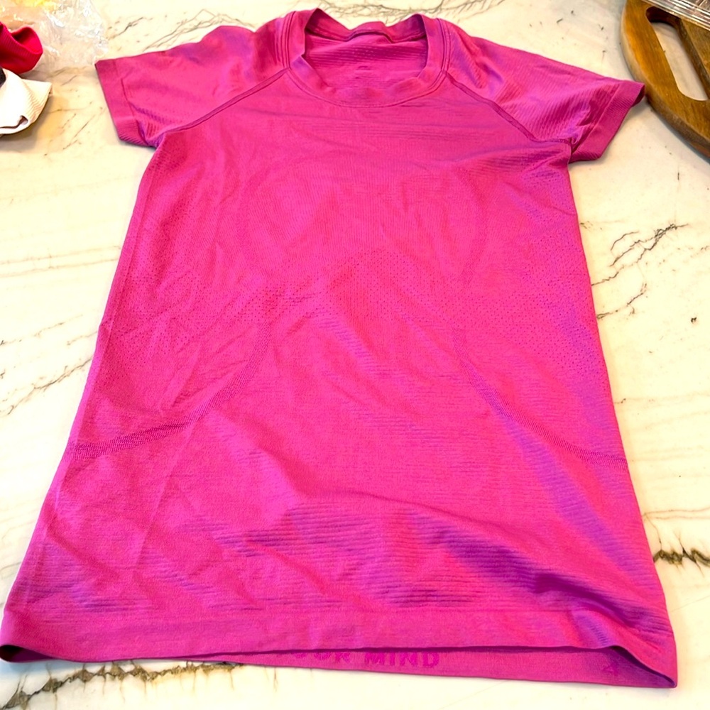 Swiftly Tee Size 4 - image 1